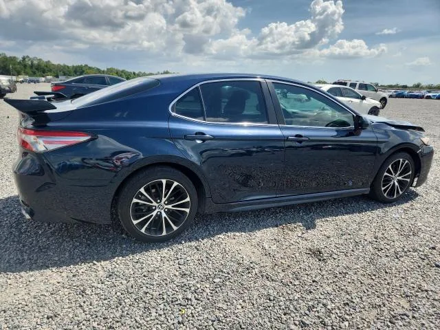 4T1B11HK8JU652338 — 2018 TOYOTA CAMRY photo 3