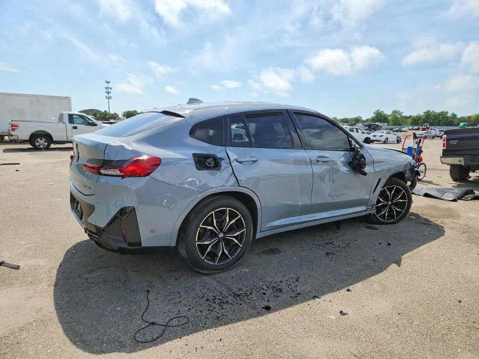 5UX33DT03P9P03930 — 2023 BMW X4 photo 3