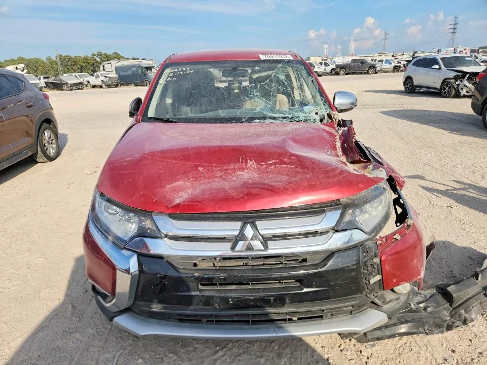 JA4AD3A38JZ060991 — 2018 MITSUBISHI OUTLANDER photo 5