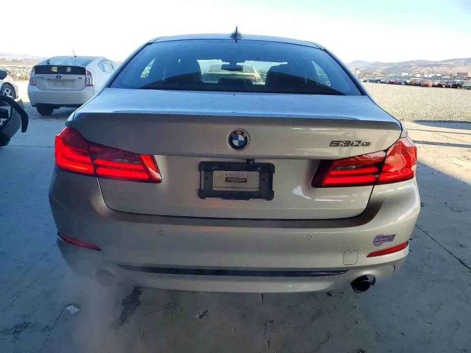 WBAJA9C57KB393660 — 2019 BMW 530E photo 6