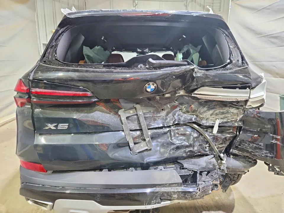 5UX23EU01T9160765 — 2026 BMW X5 photo 6