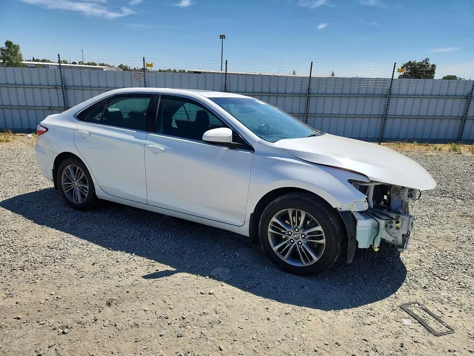 4T1BF1FK9HU371003 — 2017 TOYOTA CAMRY photo 4