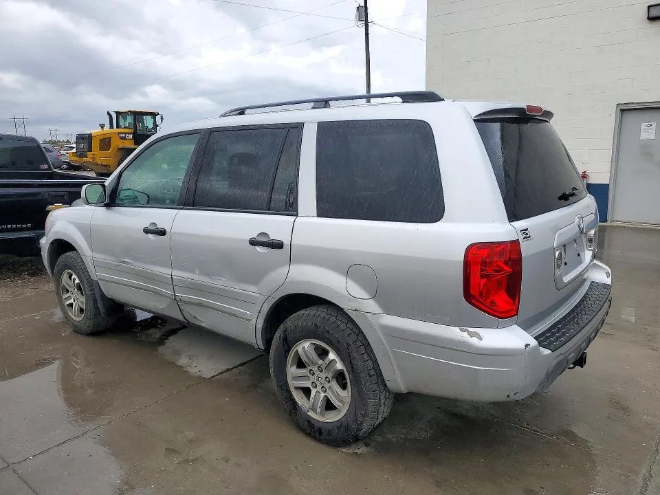 2HKYF18685H509876 — 2005 HONDA PILOT photo 2