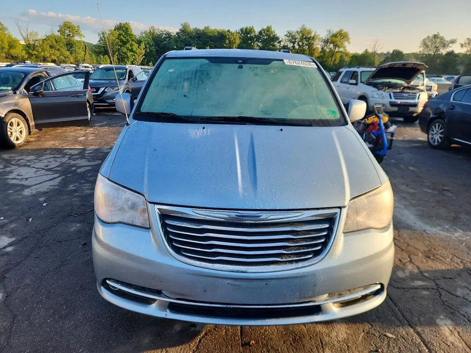 2C4RC1BG6DR564889 — 2013 CHRYSLER TOWN & COUNTRY photo 5