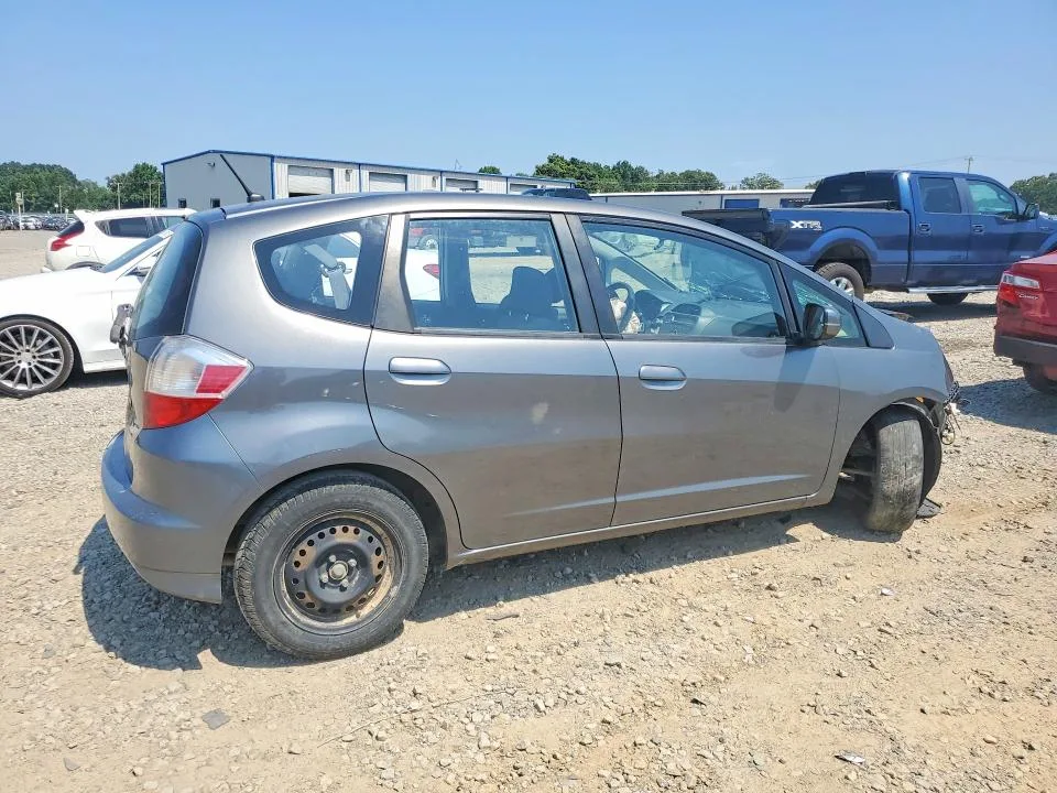 JHMGE8H31DC030172 — 2013 HONDA FIT photo 3