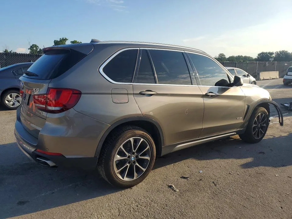 5UXKR0C57J0X98132 — 2018 BMW X5 photo 3