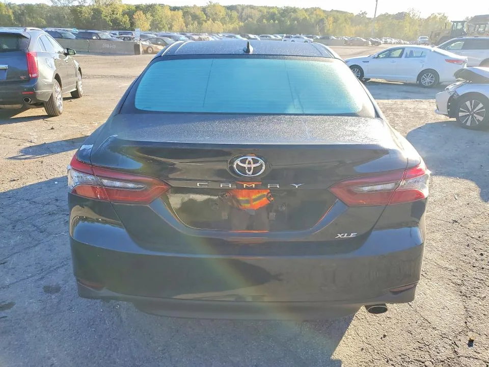 4T1F11AK6NU026417 — 2022 TOYOTA CAMRY photo 6