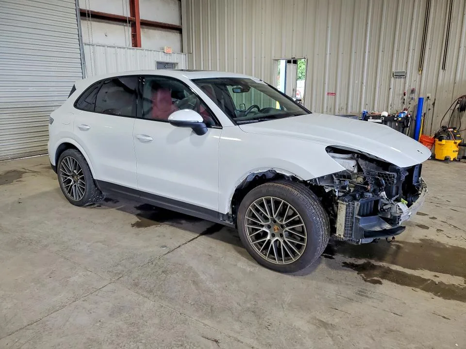 WP1AA2AY2PDA00147 — 2023 PORSCHE CAYENNE photo 4