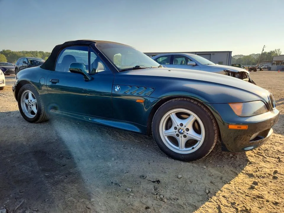 4USCH7322TLB74017 — 1996 BMW Z3 photo 4