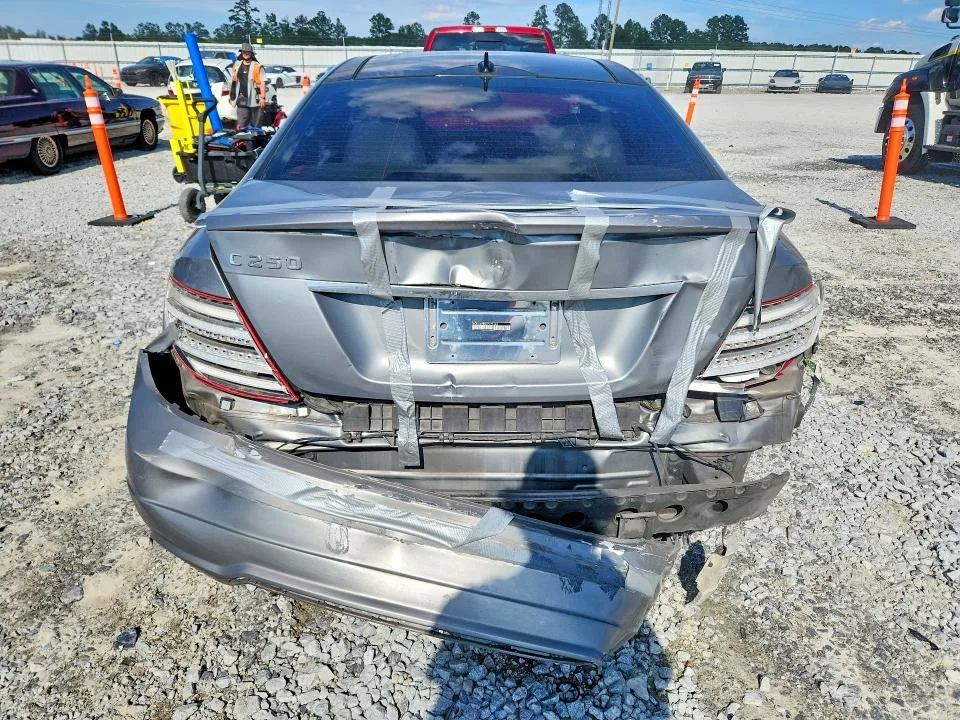 WDDGJ4HB0CF775169 — 2012 MERCEDES-BENZ C photo 6