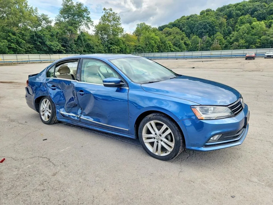 3VWL17AJ3HM309557 — 2017 VOLKSWAGEN JETTA photo 4