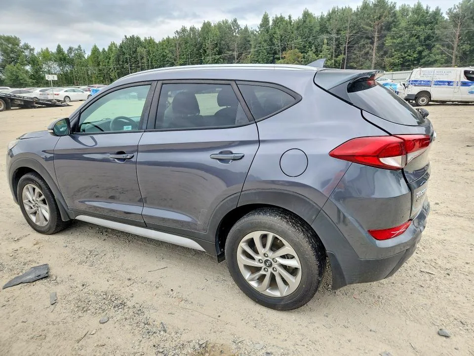 KM8J33A47JU818801 — 2018 HYUNDAI TUCSON photo 2