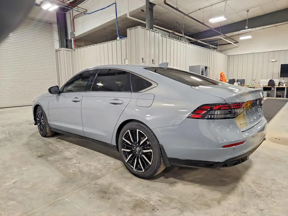 1HGCY2F85SA026333 — 2025 HONDA ACCORD photo 2