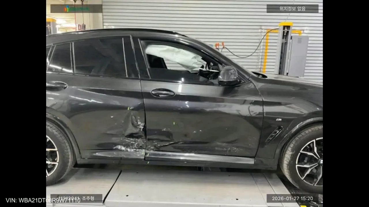 WBA21DT08R9W71110 — 2024 BMW X4 photo 3