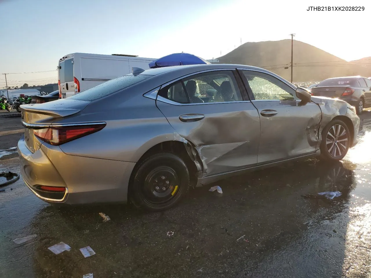 Photo 4 of vehicle VIN JTHB21B1XK2028229