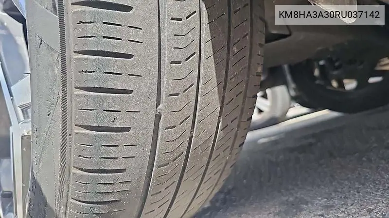 Photo 23 of vehicle VIN KM8HA3A30RU037142