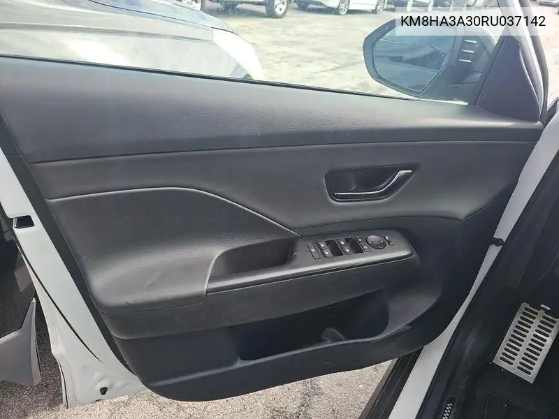 Photo 10 of vehicle VIN KM8HA3A30RU037142
