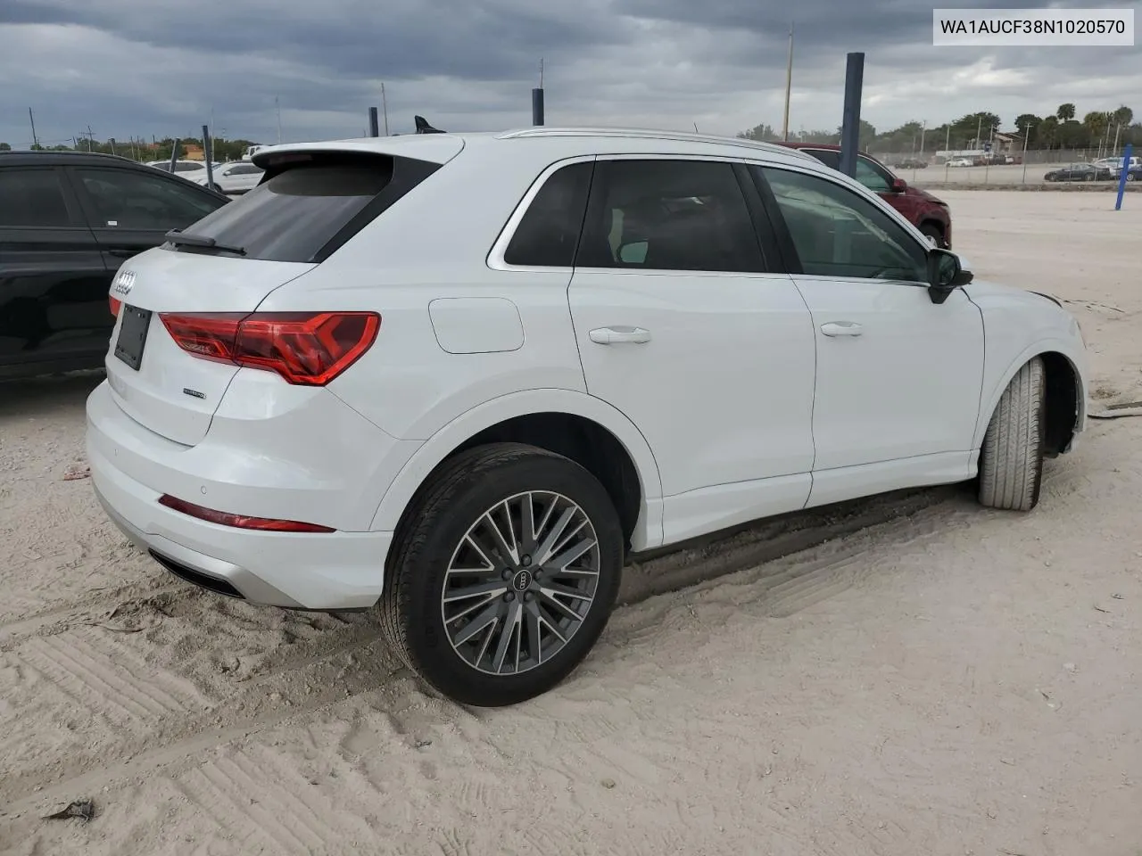 Photo 4 of vehicle VIN WA1AUCF38N1020570